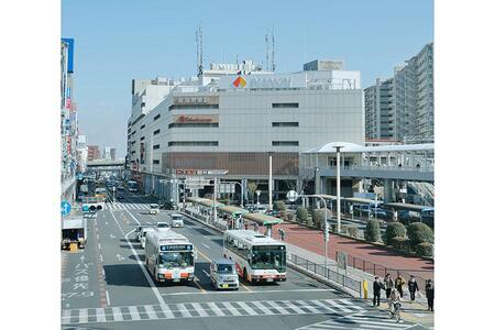　天王寺へ続く通称「１３号線」沿いの平日の風景と「高島屋堺店」の外観