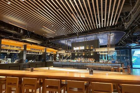 　「タイムアウトマーケット大阪」内観