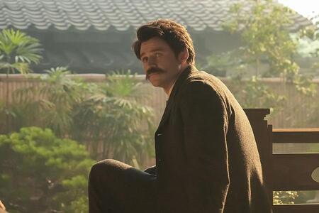 　『ばけばけ』第６６回より。「通りすがり」として世界中を転々としてきたヘブン（トミー･バストウ）が、居場所を見つけた　©ＮＨＫ