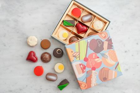 　「シェ・シバタ」のペストリーショコラ（９個入４２１２円）は初登場