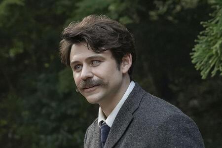 　ヘブンを演じるトミー･バストウ。『ばけばけ』第６１回より　©ＮＨＫ