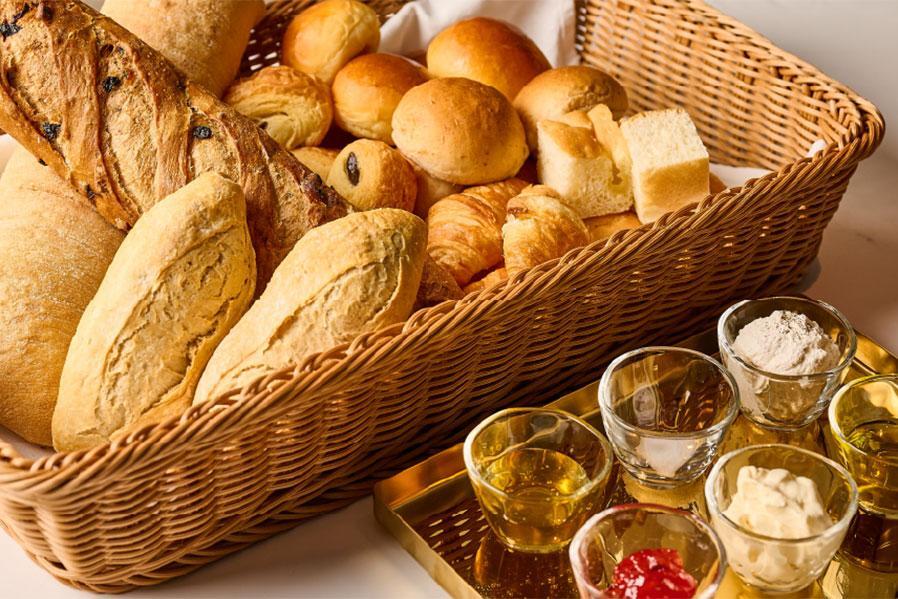 　京都・五条のホテル「ｓｅｑｕｅｎｃｅ ＫＹＯＴＯ ＧＯＪＯ」（京都市下京区）で１月６日から始まった「パン食べ放題ランチセット」