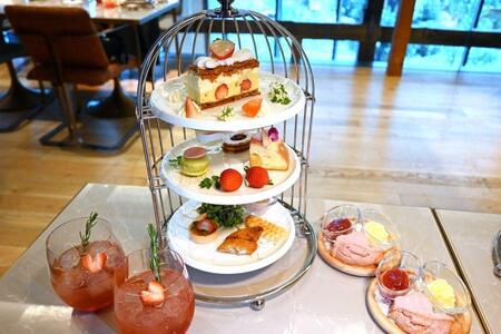 １９８０年代の憧れの「ロンドン・ティータイム」をアフタヌーンティーで表現「ｖｏｃｏ 大阪セントラル ｂｙ ＩＨＧ」