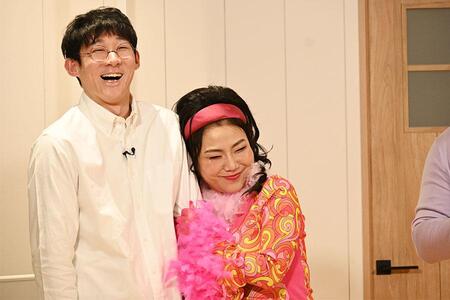 　オープンハウスの会見に登場したロングコートダディの堂前透、吉本新喜劇の島田珠代（１月１３日 Ｌｍａｇａ.ｊｐ撮影）