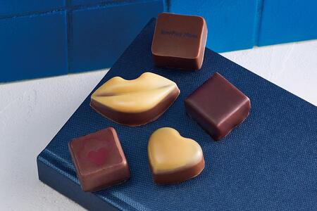 　「ジャン＝ポール・エヴァン」のボンボン ショコラ６個 ＯＳＡＫＡ（３５５４円）は「大阪高島屋」限定