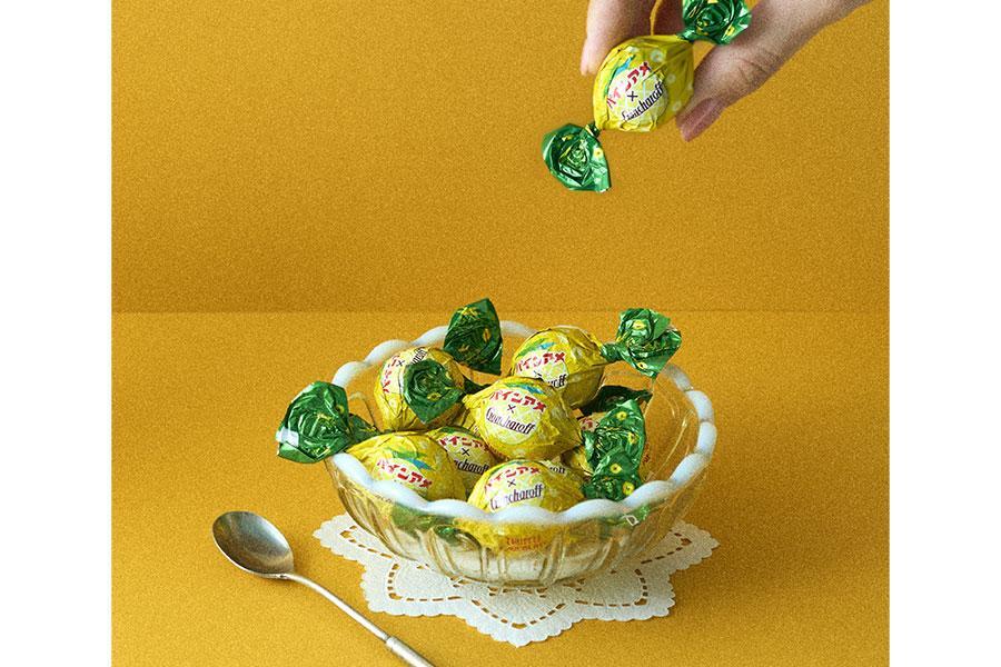 　「パインアメ×ゴンチャロフ」 パインアメ トリュフチョコレート（１００ｇ当たり）１０８０円