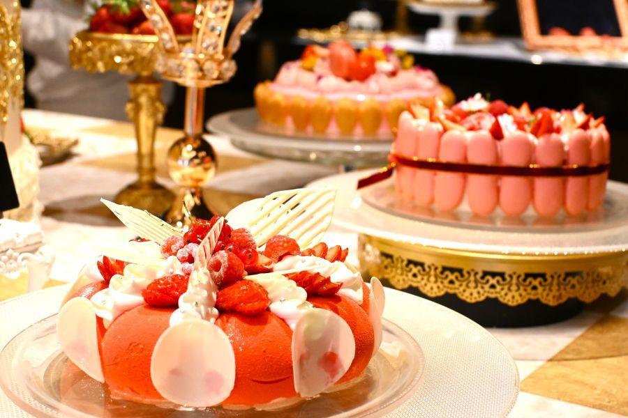 　「舞踏会のシャルロット」などキュートないちごケーキやスイーツが約２０種『ストロベリースイーツビュッフェ ～Ｍａｒｉｅ Ａｎｔｏｉｎｅｔｔｅ～』