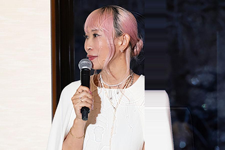 　開幕前の会見に登壇した蜷川実花氏