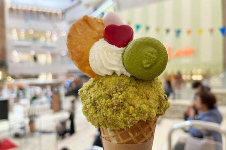 　「ジュリアンアイスクリーム」の「ピスタチオのパーティー（ピスタチオ）」（阪急うめだ限定／１３８１円）（Ｌｍａｇａ.ｊｐ撮影）
