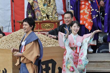 　『節分祭』に登場した池松壮亮、浜辺美波（２月３日・成田山不動尊）
