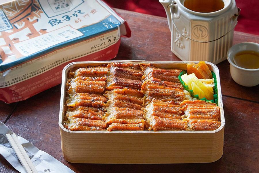 広島県 山陽本線 宮島口駅「うえの」のあなごめし（2700円）は各日販売予定数1000個。1人5個まで