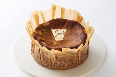 　モロゾフ新作スイーツ「クリームリッチチーズケーキ（ほうじ茶＆あずき）」（１６２０円）