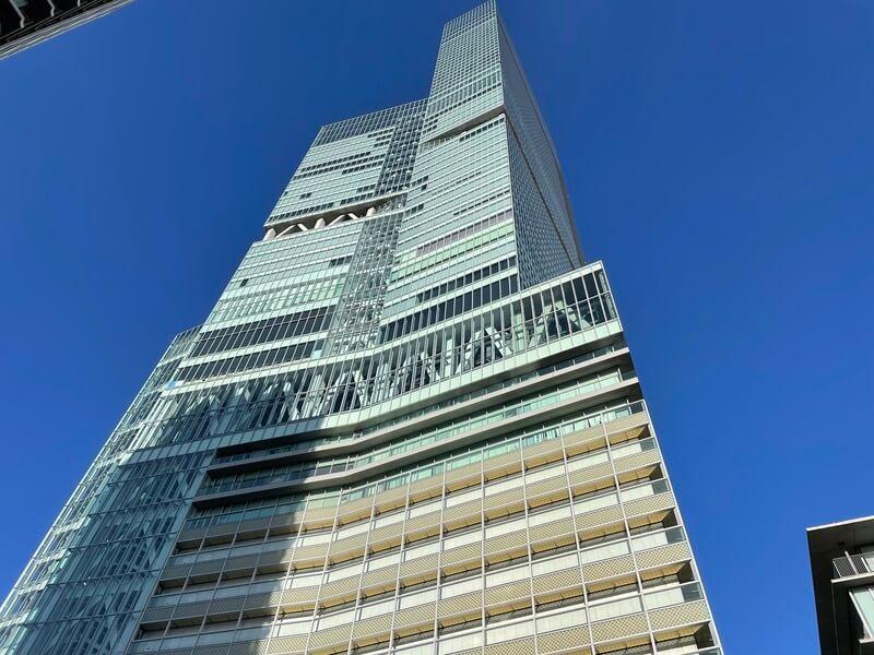 あべのハルカス外観（2022年8月 Lmaga.jp撮影）