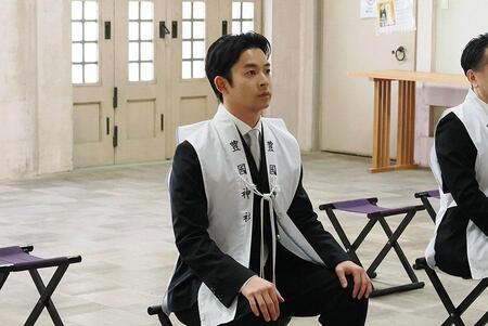 　秀長公慰霊祭に参加した仲野太賀（２月１５日・大阪市中央区）　©ＮＨＫ