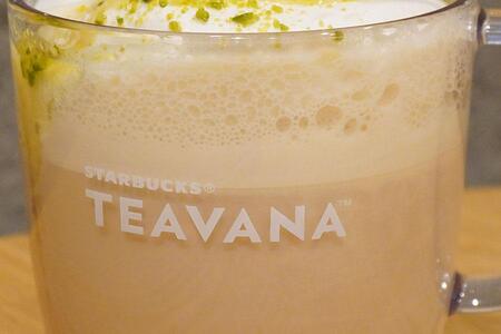 　「アールグレイ ハニーレモン ムースティー ラテ」のアイス（イートイン７２０円）（Ｌｍａｇａ.ｊｐ撮影）