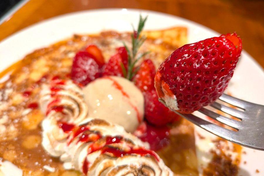 　「幻のいちご」とともに味わう本格クレープ「Ｆｒａｉｓｅ Ｅａｒｌ Ｇｒｅｙ まりひめいちごとアールグレイのクレープ」