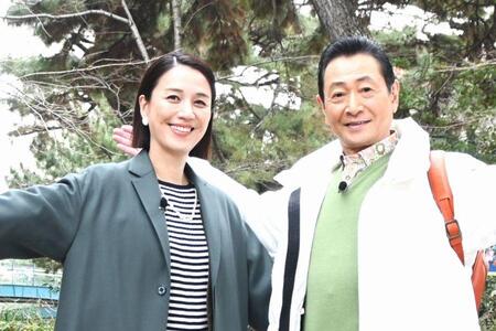 　「宝塚大劇場」「花の道」そして、絶品グルメの数々…俳優の三田村邦彦と元宝塚歌劇団男役スターで女優でタレントの遼河はるひが宝塚で『おとな旅あるき旅』