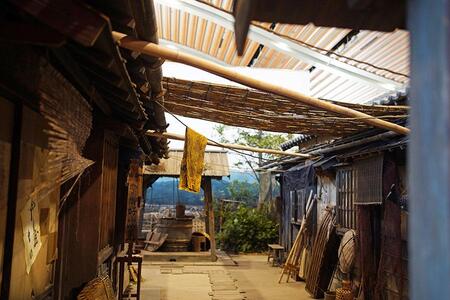 　「『ばけばけ』セット公開」では「天国長屋」７軒が建ち並ぶ（２月１９日撮影／Ｌｍａｇａ.ｊｐ）