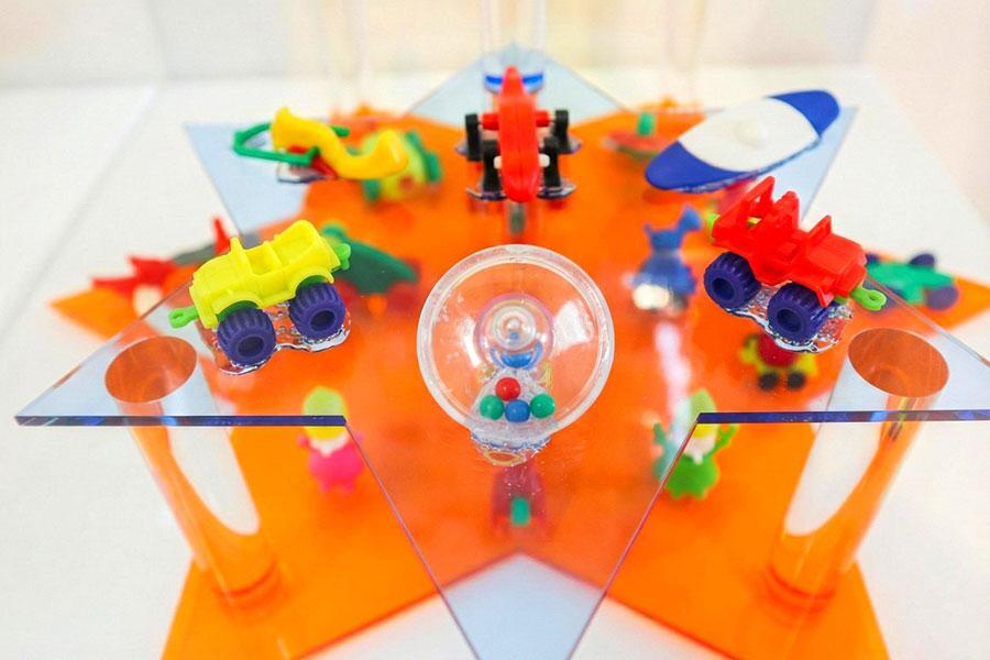 　クルマのおもちゃは車輪が回るようになっていた（グリコ）（お菓子ミュージアム天保山）