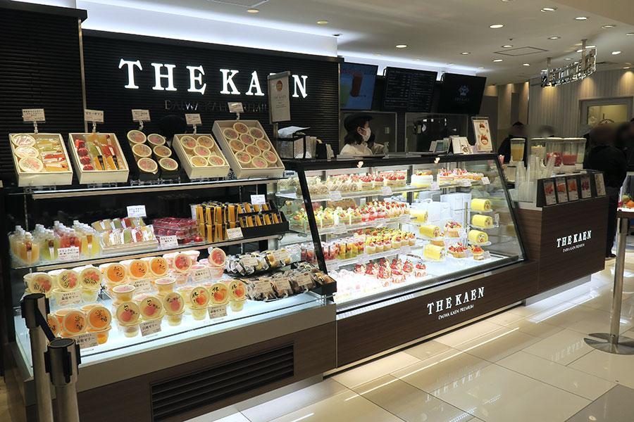 　大阪駅すぐに「果物スイーツのお店」がオープン！（ＴＨＥ ＫＡＥＮ 大丸梅田店／３月１日・Ｌｍａｇａ.ｊｐ撮影）
