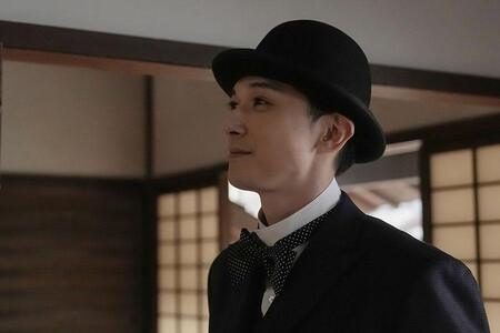 　『ばけばけ』第１１５回より。ヘブンのリテラリー・アシスタントとして最後の大仕事を終えた錦織（吉沢亮）©ＮＨＫ