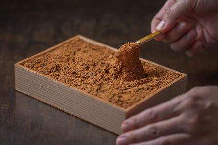 名物・ツバメわらび（10切入1358円）