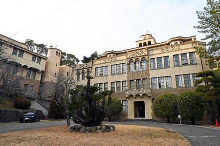 　「神戸女学院」の音楽館、イスラム様式も感じられるスパニッシュ特有のデザイン（Ｌｍａｇａ.ｊｐ撮影）