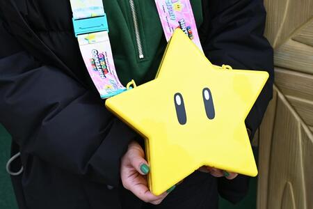 5周年限定デザイン「アニバーサリー・スーパースター・ポップコーンバケツ」（4800円）