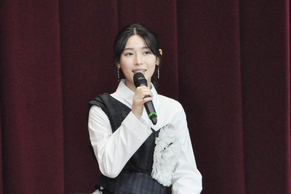 　「伊香具小学校」の閉校式典＆イベントに登場した白石聖（３月２２日／滋賀県長浜市）