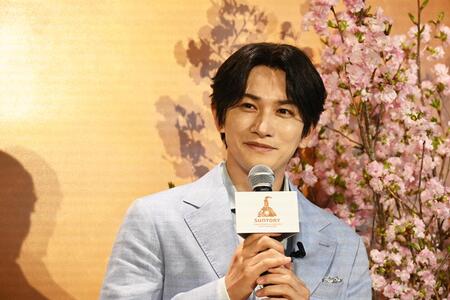 　「サントリー大阪工場」に登場した町田啓太（４月８日・大阪市内・Ｌｍａｇａ.ｊｐ撮影）