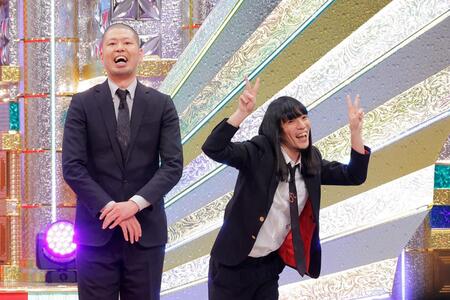 　『第６１回上方漫才大賞』で奨励賞を受賞した、金属バット©カンテレ