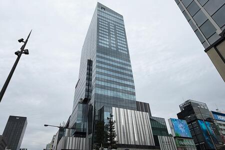 「クオーツ心斎橋」外観（Lmaga.jp撮影）