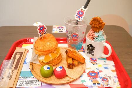 　「ＥＸＰＯ２０２５ オフィシャルカフェ らぽっぽリンクス梅田店」（大阪市北区）イートインで食べられる「ミャクミャクおいもスイーツプレート」（４９５０円）（４月２７日撮影／Ｌｍａｇａ.ｊｐ）
