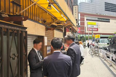 　「赤から麺」は梅田のど真ん中「宮崎地鶏炭火焼 車 梅田店」にてランチタイムのみ営業（Ｌｍａｇａ.ｊｐ撮影）