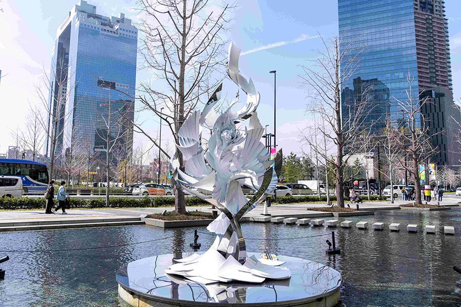 　『大阪アート＆デザイン２０２６』で展示される米山舞氏のグランフロント大阪「ＡＲＴ ＳＣＲＡＭＢＬＥ」