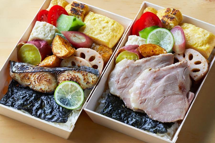左から「そ/s/KAWAHIGASHI」の旅するのり弁 さわら西京焼（1折2585円、販売予定数各日50折）、旅するのり弁 佐助豚西京焼（1折2695円、販売予定数各日50折）