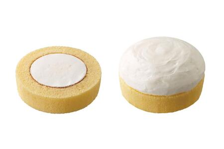 　左が通常品、右が「盛りすぎ！プレミアムロールケーキ」（２１４円※６月１日夕方頃発売）