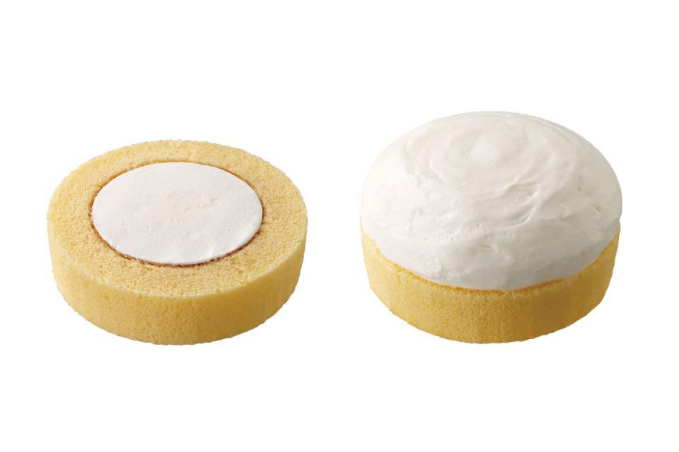 　左が通常品、右が「盛りすぎ！プレミアムロールケーキ」（２１４円※６月１日夕方頃発売）