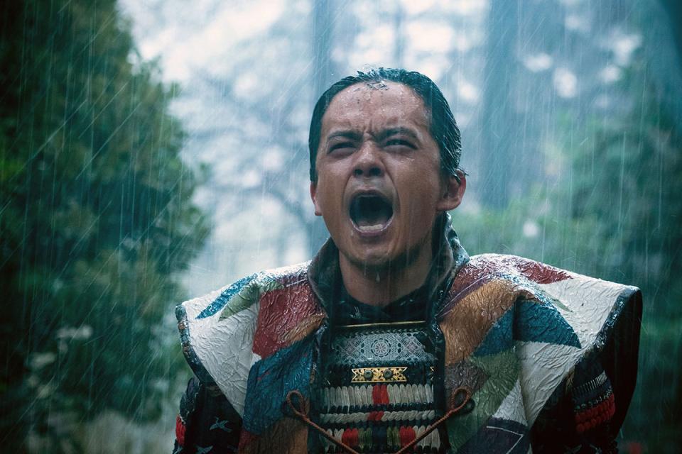　『豊臣兄弟！』第２２回の場面より。雨のなか、慟哭する羽柴秀吉（池松壮亮）　©ＮＨＫ