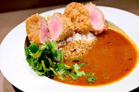 　『Ｊａｐａｎｅｓｅ Ｃｕｒｒｙ Ａｗａｒｄ ２０２３』を受賞した「シャンカラ堂」の柔らかヒレカツカレー（１４００円）