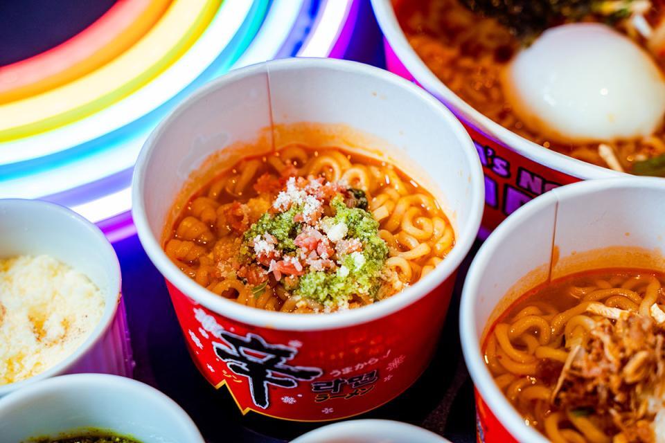 　韓国のインスタント麺市場で３０年以上,１位を獲得する「辛ラーメン」