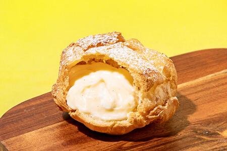 「ビアードパパ」のパイシュークリーム（250円）