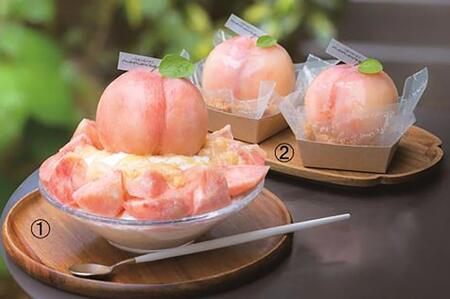 『MOMOフェス』に登場する「momovege」の（1）桃ピンス（1杯約850g4620円）、（2）桃丸ごとタルト（1個2160円）は「近鉄本店」限定