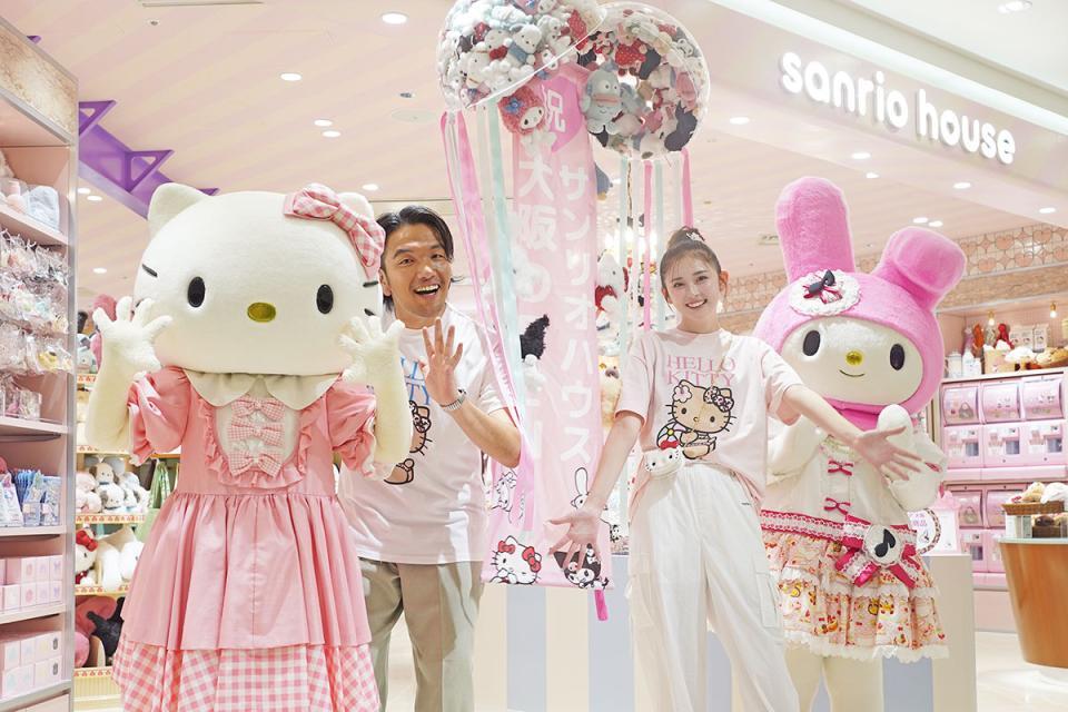 「サンリオハウス」オープン記念イベントに登場した、ハローキティ、見取り図・盛山晋太郎、ゆうちゃみ、マイメロディ（6月30日撮影／Lmaga.jp）