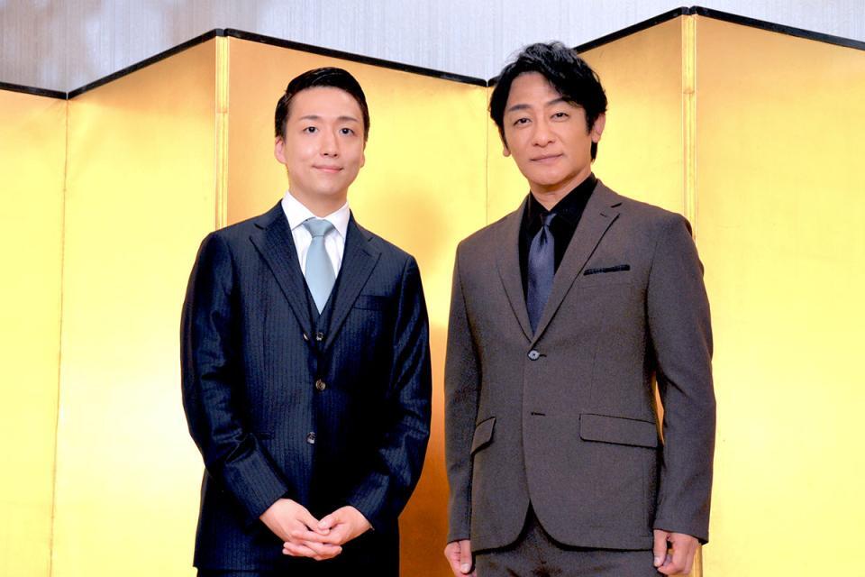 『流白浪燦星　碧翠の麗城』の会見に登場した（左から）中村米吉、片岡愛之助（7月27日・大阪市内）