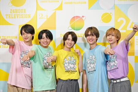 　『２４時間テレビ』ｙｔｖサポーターに就任した、関西ジュニア５名。写真左から、渡邉大我、真弓孟之（ＡｍＢｉｔｉｏｕｓ）、嶋﨑斗亜、大西風雅、永岡蓮王（ＡｍＢｉｔｉｏｕｓ）（７月１２日撮影／Ｌｍａｇａ.ｊｐ）