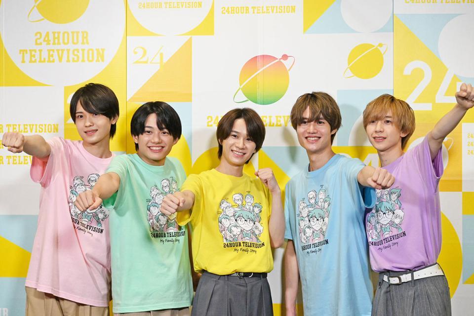 　『２４時間テレビ』ｙｔｖサポーターに就任した、関西ジュニア５名。写真左から、渡邉大我、真弓孟之（ＡｍＢｉｔｉｏｕｓ）、嶋﨑斗亜、大西風雅、永岡蓮王（ＡｍＢｉｔｉｏｕｓ）（７月１２日撮影／Ｌｍａｇａ.ｊｐ）