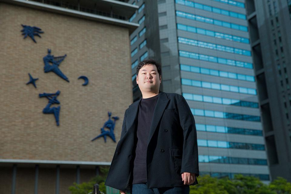 　話題作に引っ張りだこの音楽家・坂東祐大、大阪でインタビュー