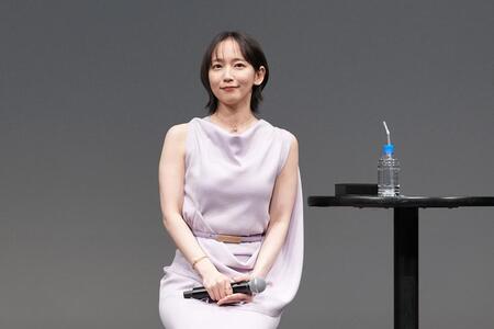 奈良市でおこなわれたトークイベントに登場した吉岡里帆（8月2日）(C)NHK
