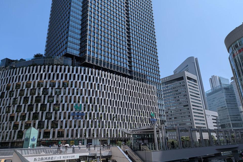 「パインアメブックカバー」が「阪神梅田本店」で先行販売！